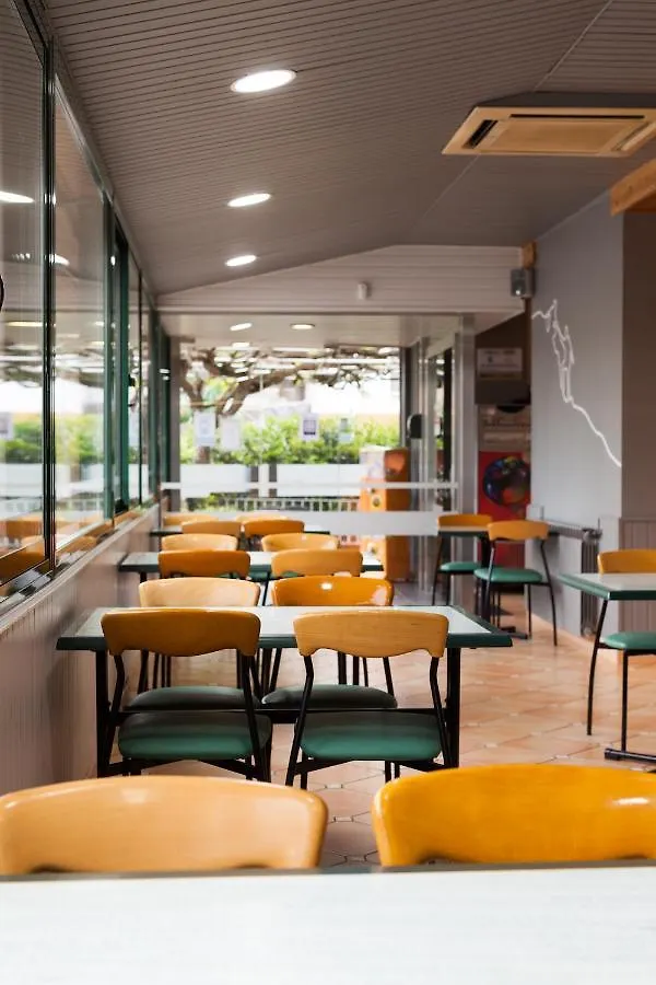 Hostal Restaurant Roma Cubells Guest house